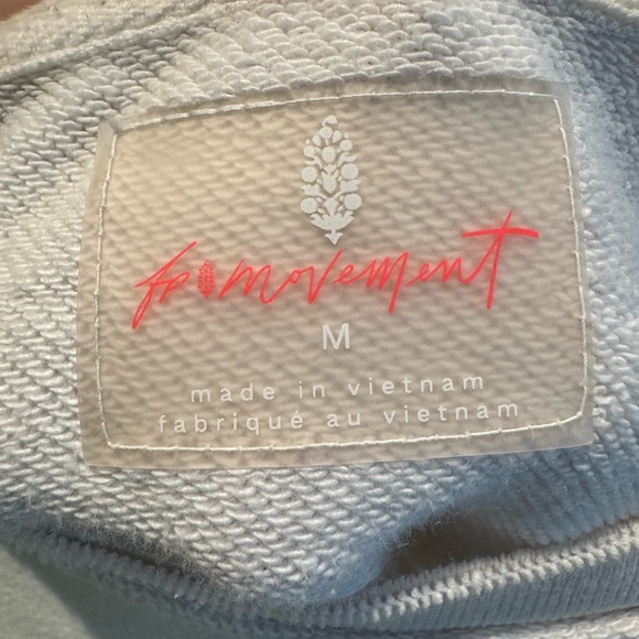 Free People Movement Cream and Peach ombré Women’s Sweatshirt, size Medium, GUC - Picture 3 of 3